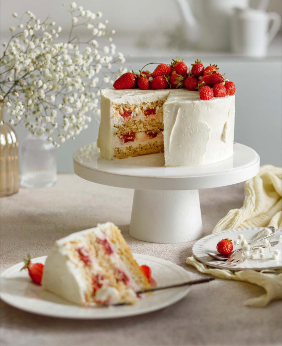 The inner world of cakes