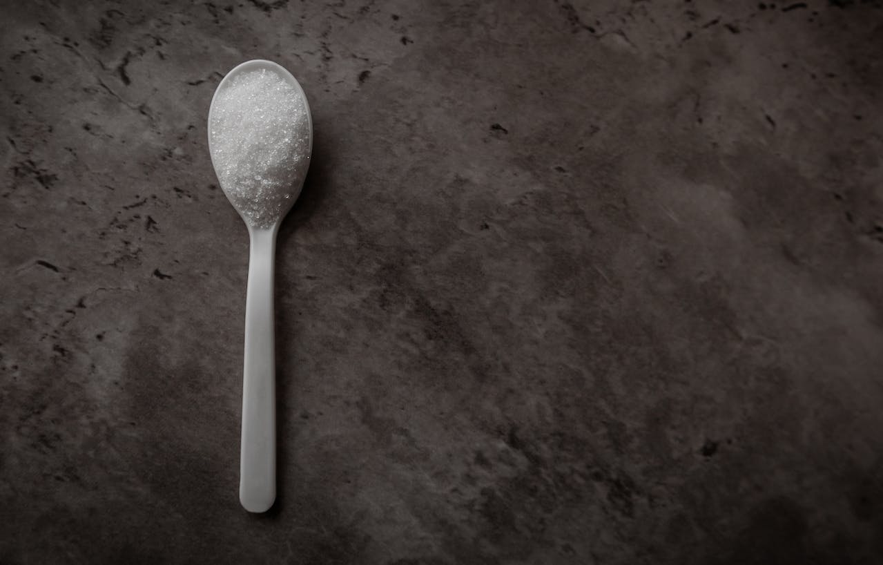 Unlocking the Sweet Secrets of Erythritol: A Dive into Benefits, Applications, and Some Witty Insights