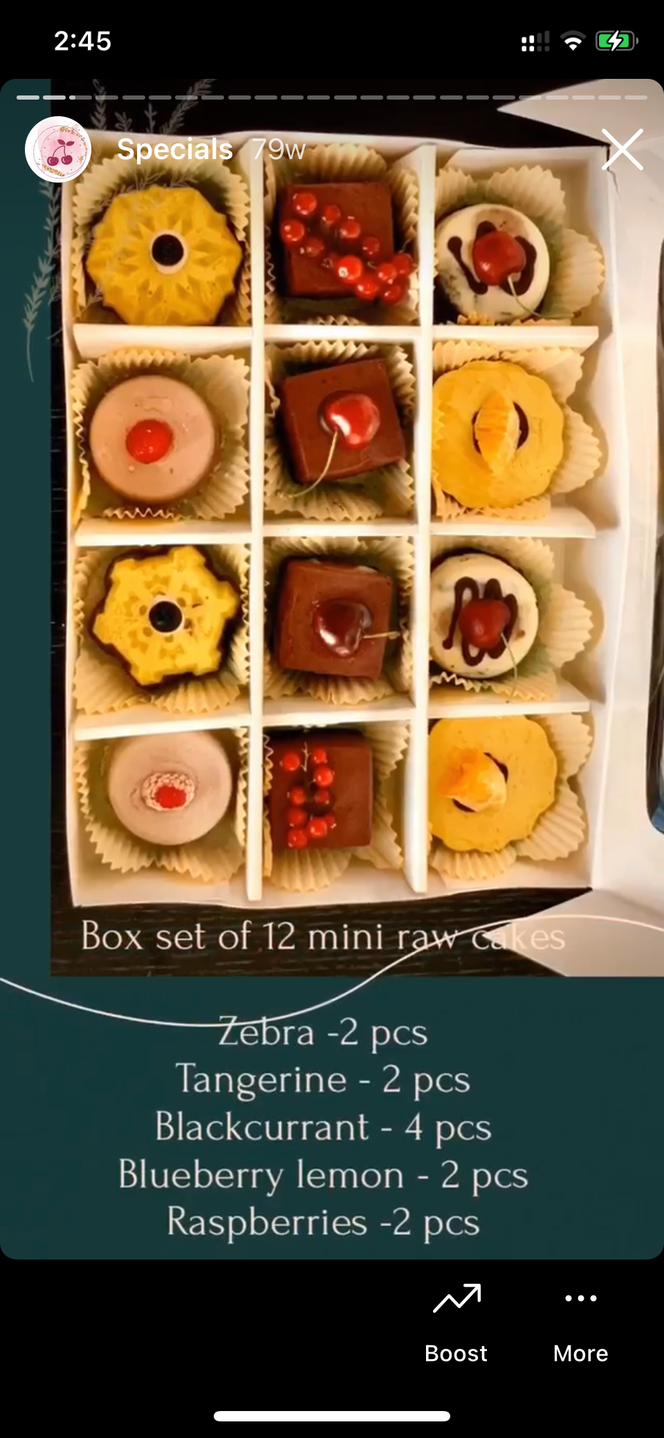 Set of vegan mini cheesecakes set