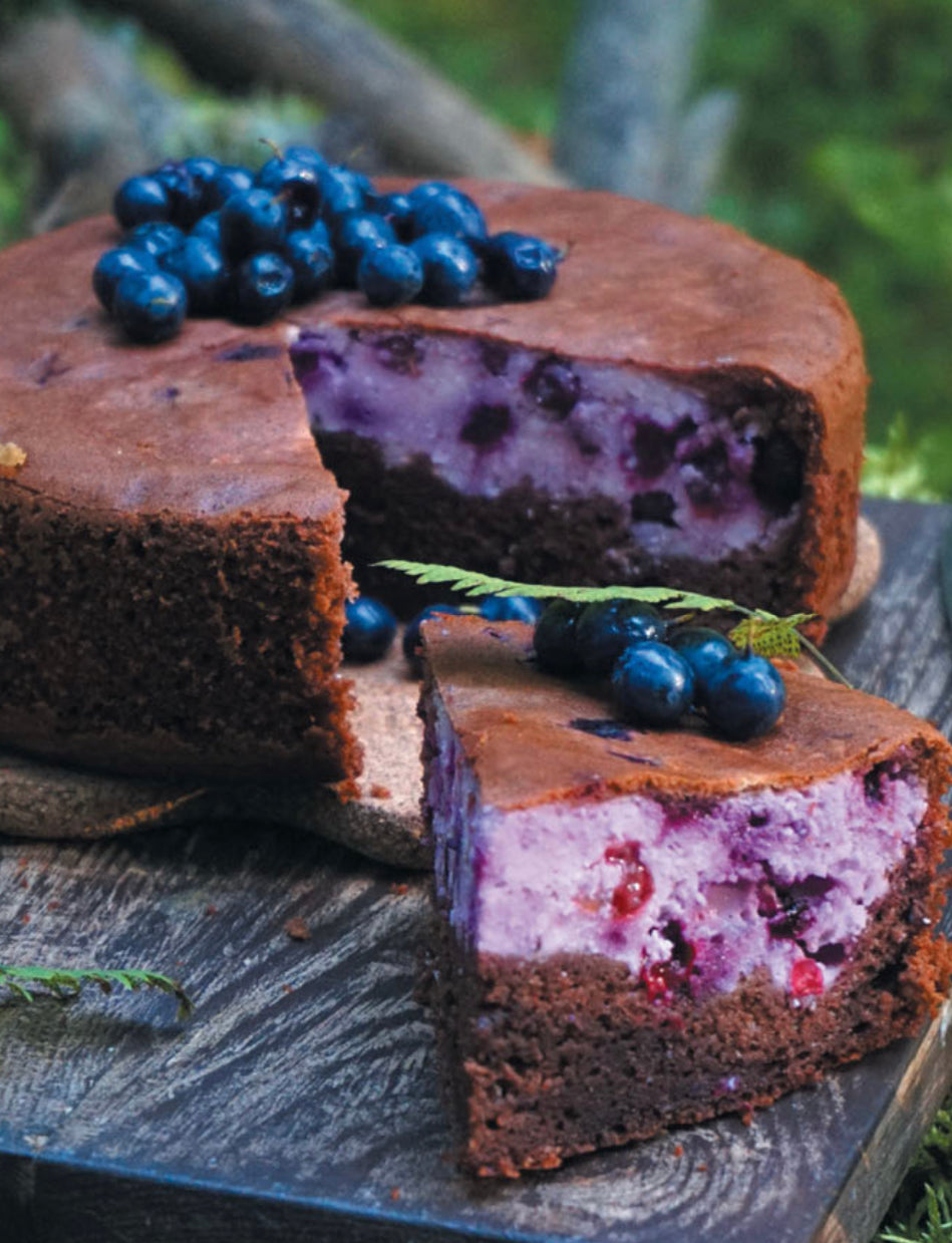 Keto Chocolate Blueberry Cheesecake