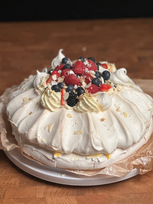 Pavlova Cake