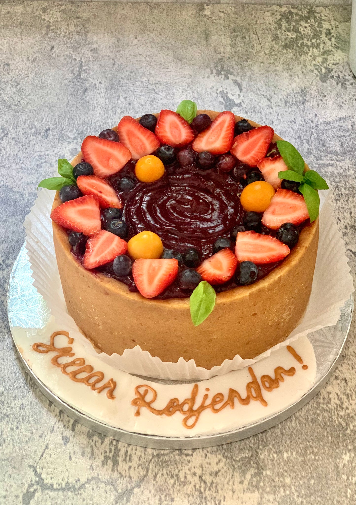 Gluten-free Low calorie high protein berry cheesecake