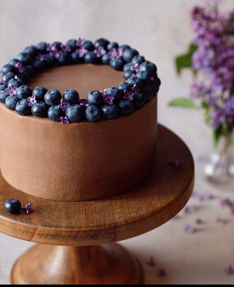Low calorie chocolate cake with berries