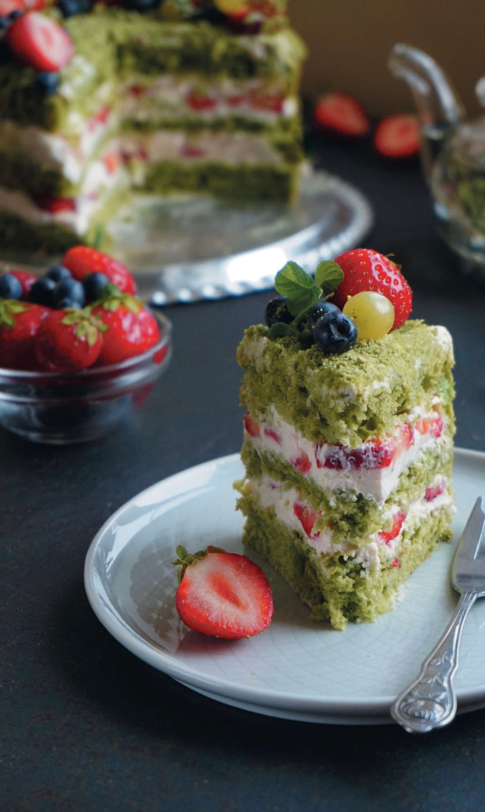 Gluten-free & Daily-free Spinach Strawberry cake