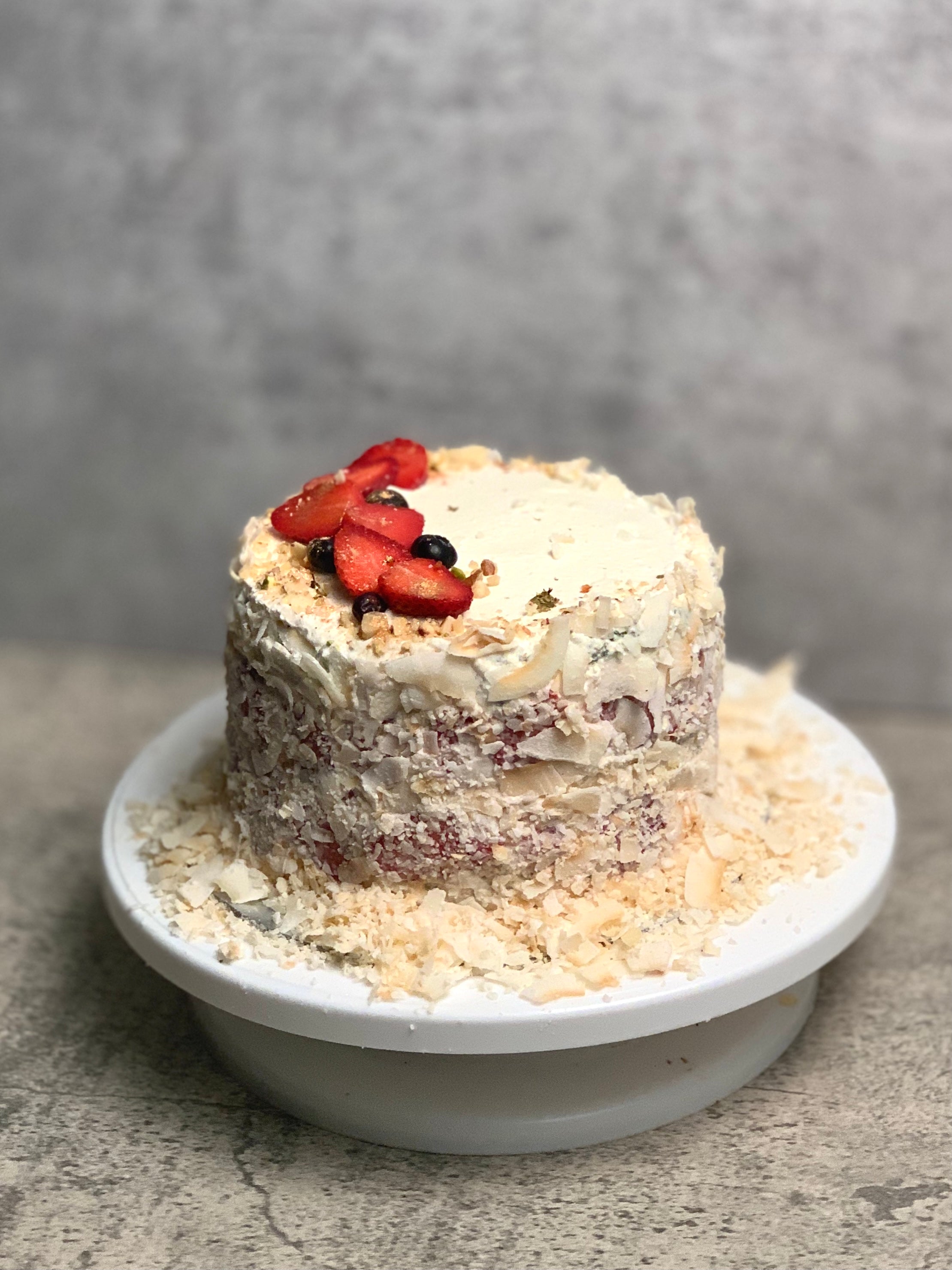 Gluten-free & Daily-free Spinach Strawberry cake