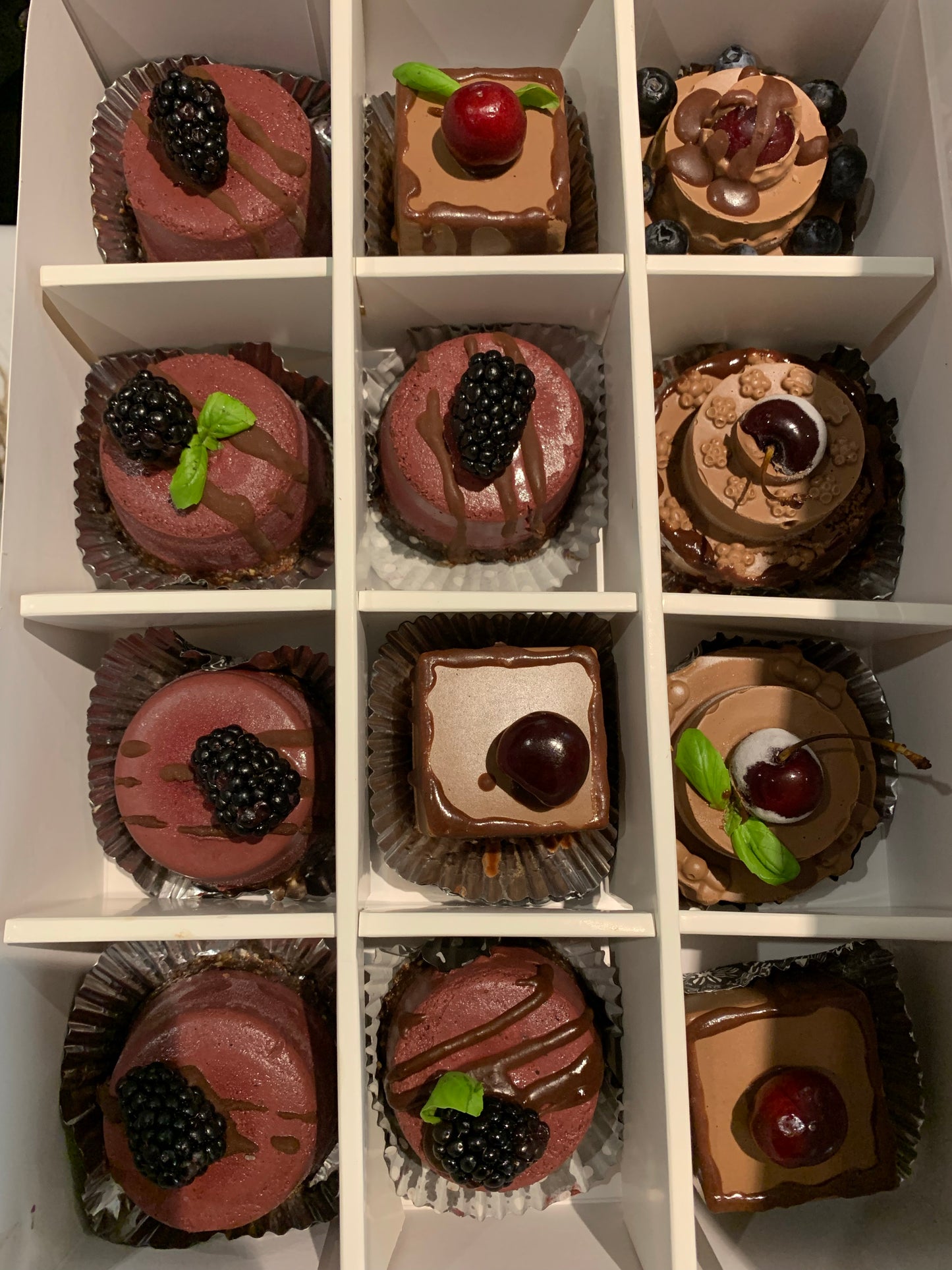 Set of vegan mini cheesecakes set