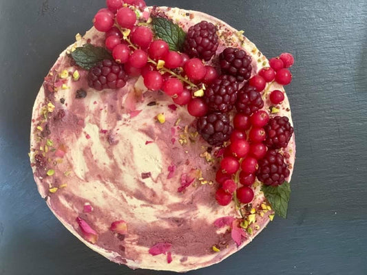Сырой веганский летний лес